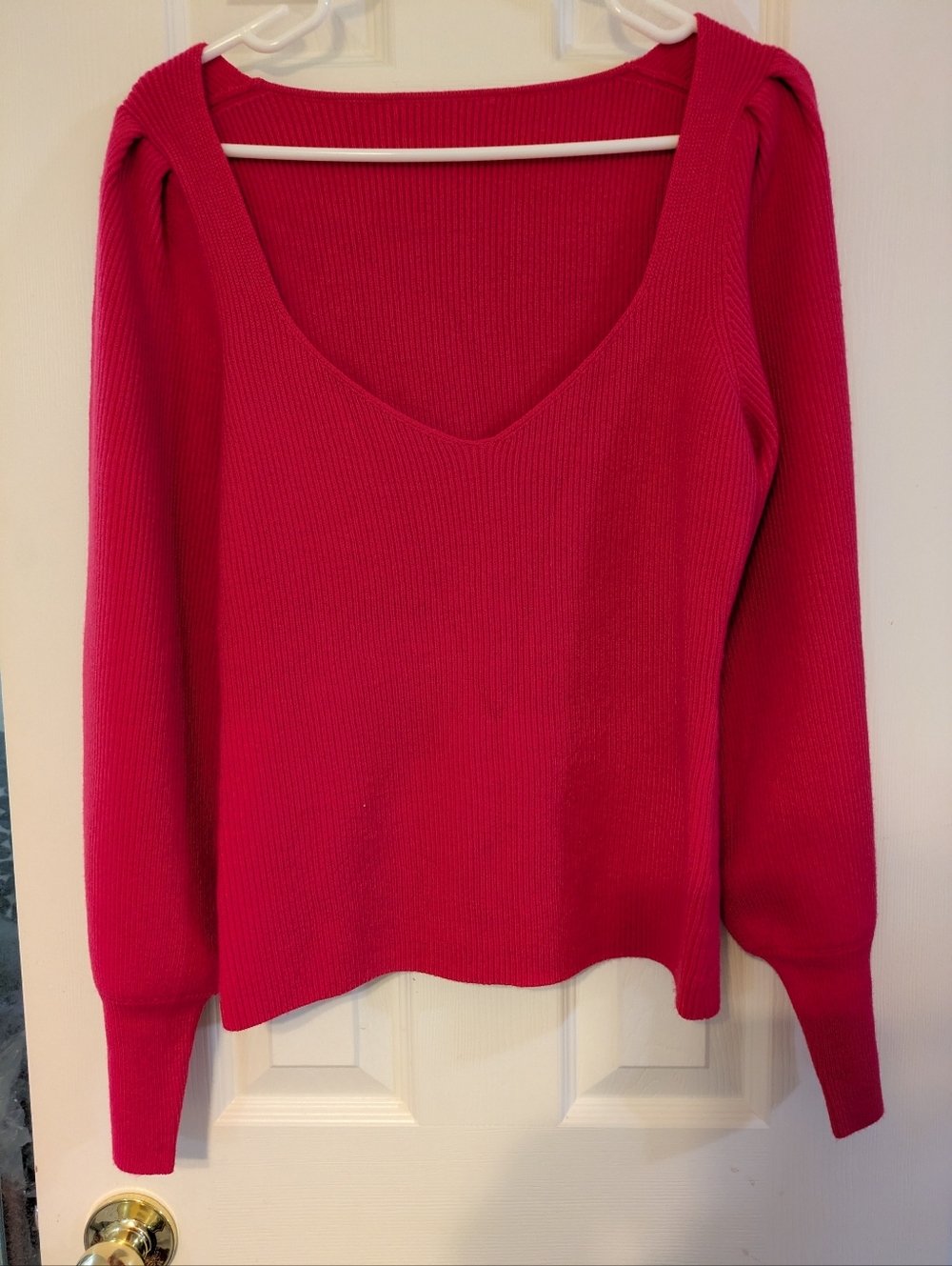 Women's V-Neck Ribbed Sweater - Hot Pink